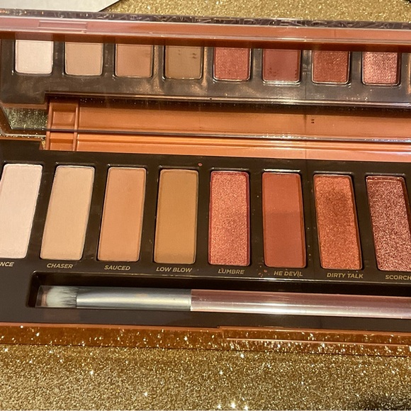 Urban Decay Naked Heat Eyeshadow Palette - Picture 9 of 11